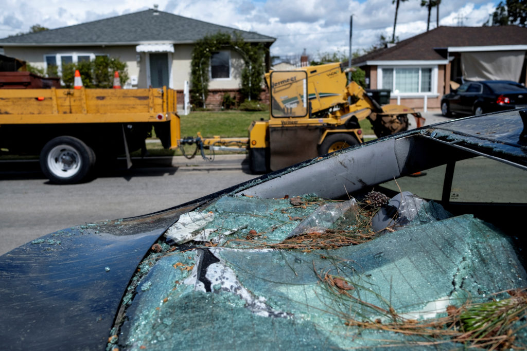 Tornado touches down in Los Angeles