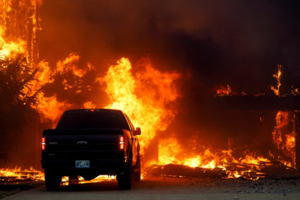 At least 4 dead, hundreds of homes destroyed after wildfires sweep across Oklahoma and Texas