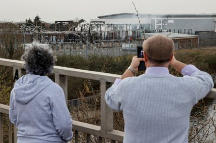 Heathrow Airport closed by fire at power station