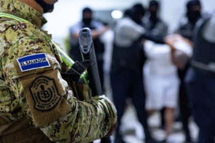 U.S. deports alleged members of the Tren de Aragua to be imprisoned in El Salvador