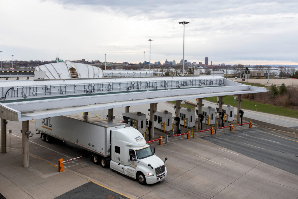 Vehicles crossing at Canada-U.S. border in Fort Erie