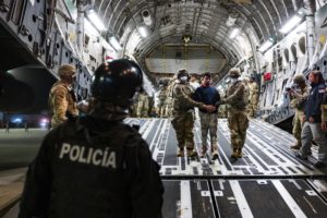 U.S. deports alleged members of the Tren de Aragua to be imprisoned in El Salvador