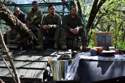 Ukraine and Russia trade blame for breaking Easter ceasefire as talks to end war drag on