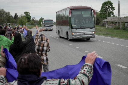 Ukraine and Russia exchange prisoners a week after direct talks failed to produce a ceasefire