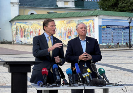 After trip to Ukraine, U.S. senators warn Putin is preparing new offensive