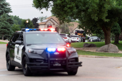 Minnesota police, FBI hunt suspect in deadly shooting of Democratic state lawmakers