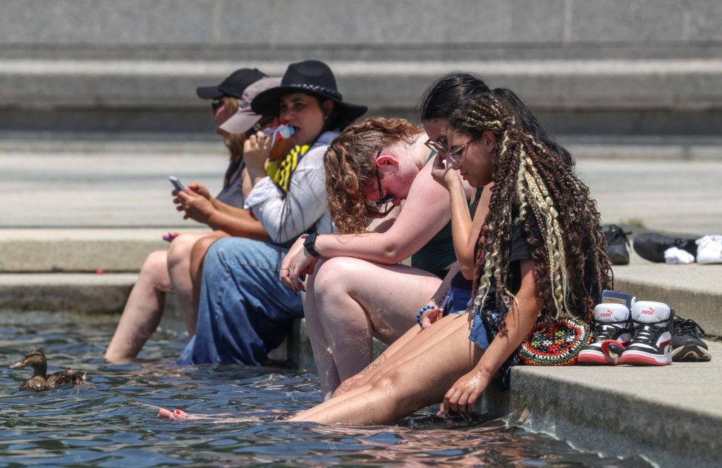 News Wrap: 160 million enduring brutal conditions in U.S. heatwave
