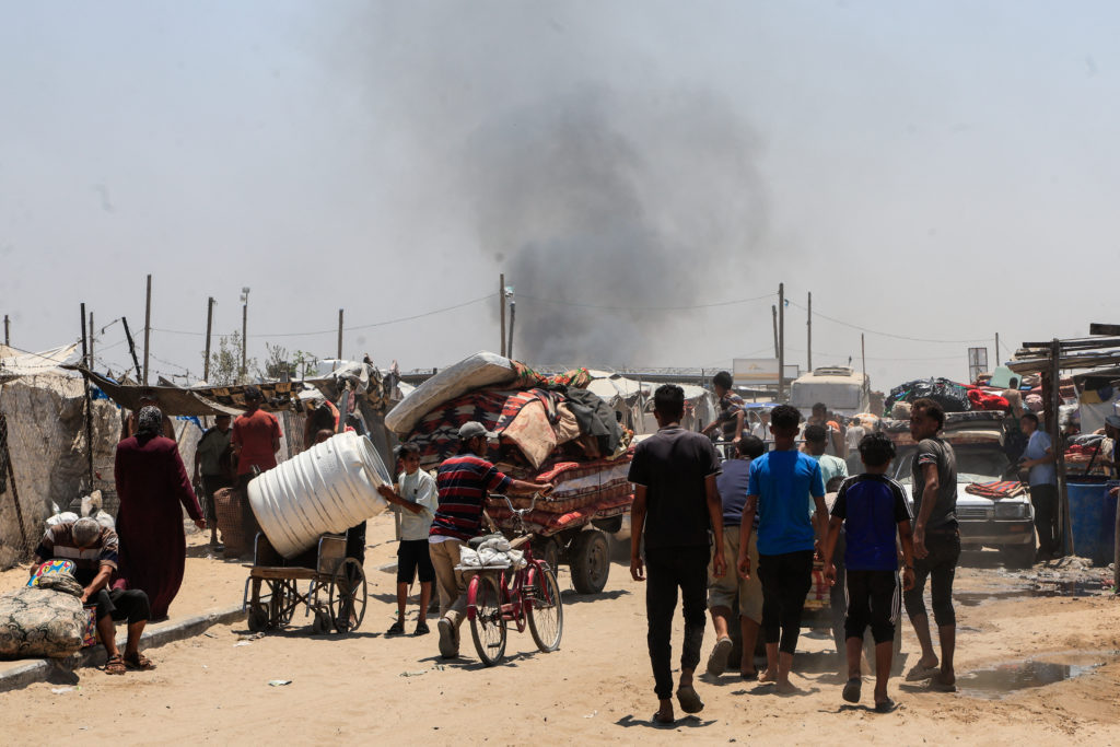 At least 34 Palestinians and 1 soldier killed in Gaza as hopes for imminent truce fade
