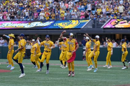 Baseball: Party Animals at Savannah Bananas