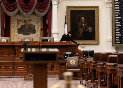 Democratic lawmakers in Texas leave the state in redistricting battle