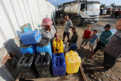 Netanyahu hints at expanded war in Gaza but former Israeli military and spy chiefs object