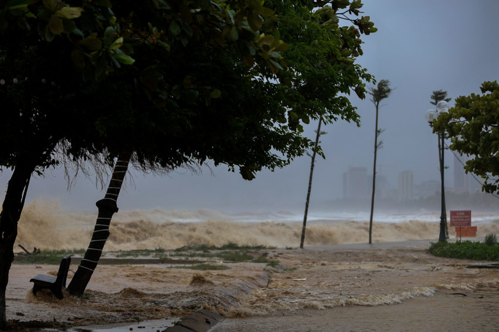 Typhoon Kajiki approaches Vietnam's central coast