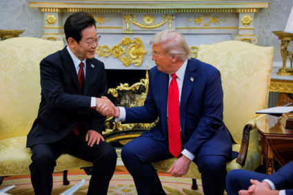 WATCH: South Korea's president compliments Trump's White House redecorating, asks him to reunify the two Koreas