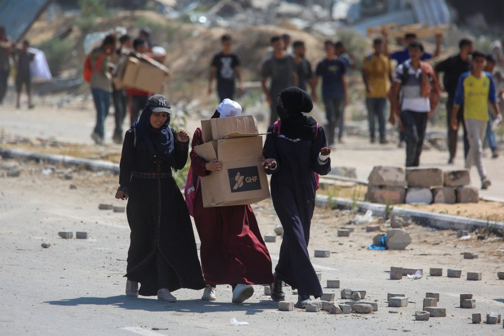 News Wrap: At least 40 Gazans killed by Israeli gunfire and airstrikes