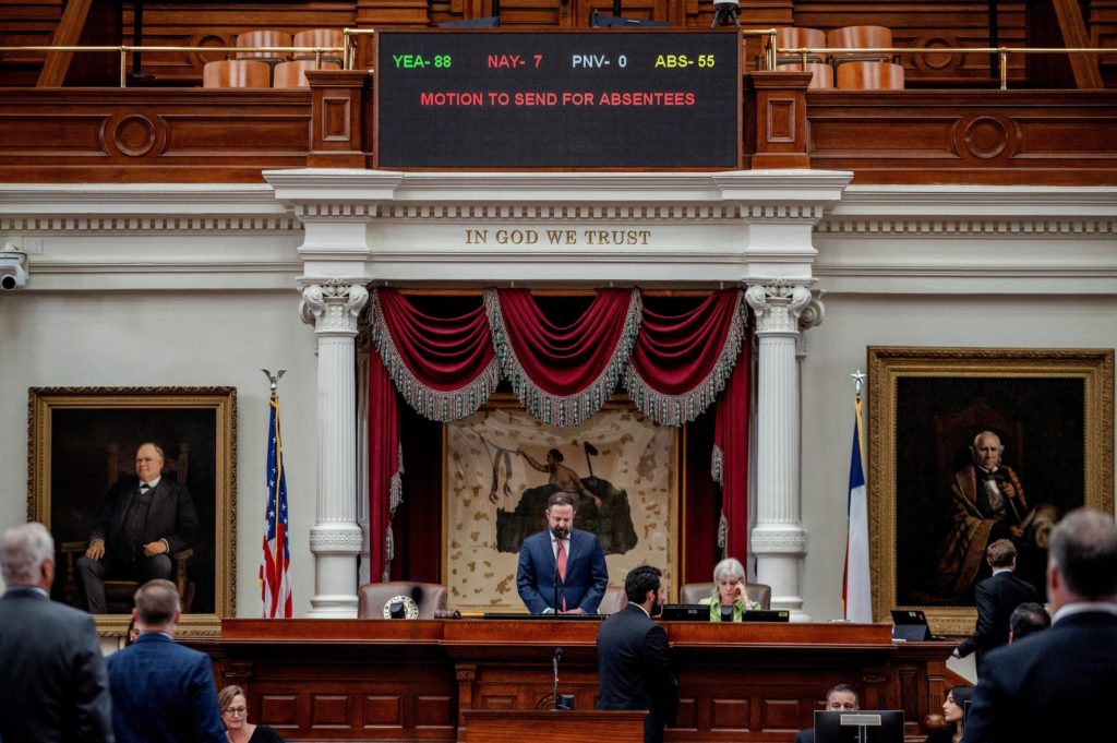 News Wrap: Abbott calls 2nd second special session for new congressional maps in Texas