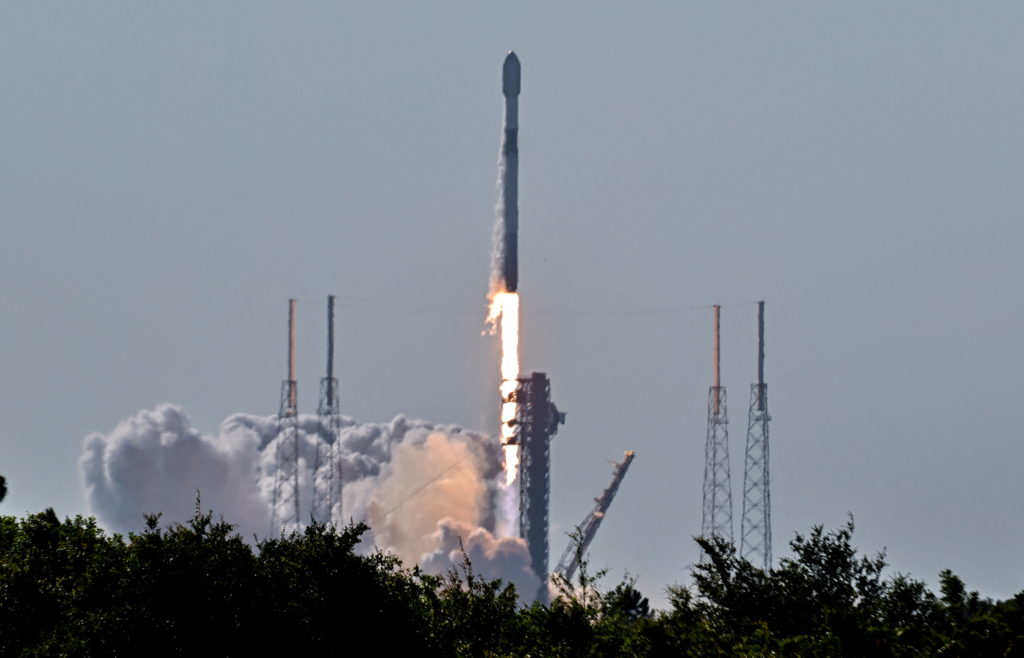 A SpaceX Falcon 9 rocket carrying a payload of Starlink v2-mini satellites lifts off from Space Launch Complex 40