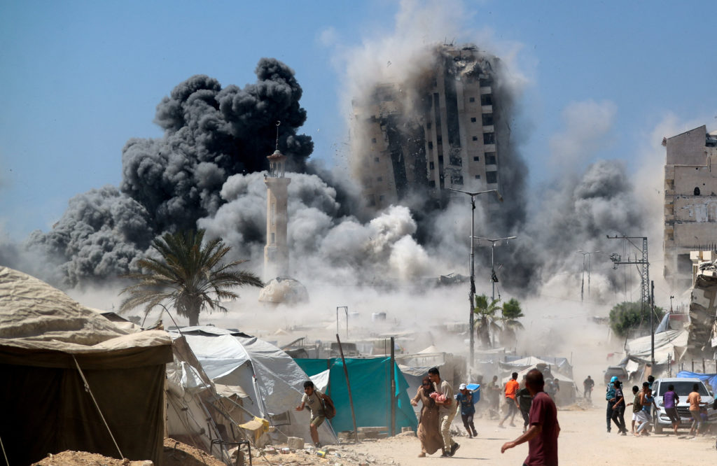 Israeli strike hits building in Gaza City