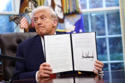 News Wrap: Trump signs order aiming to keep TikTok available in U.S.