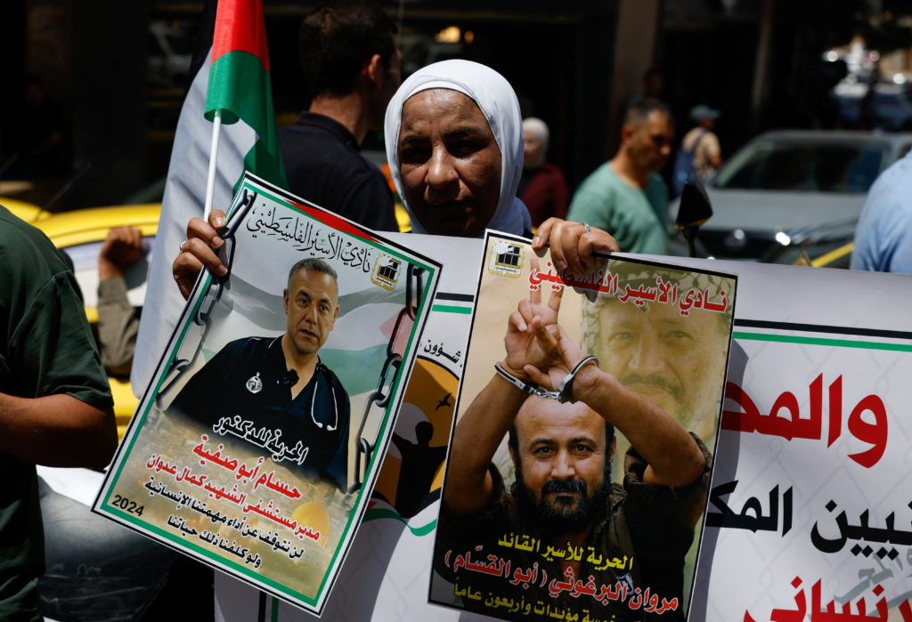 Protest in solidarity with Gaza and Palestinian prisoners in Israeli jails, in Hebron