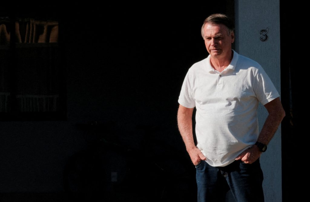 Tarcisio de Freitas visits Bolsonaro