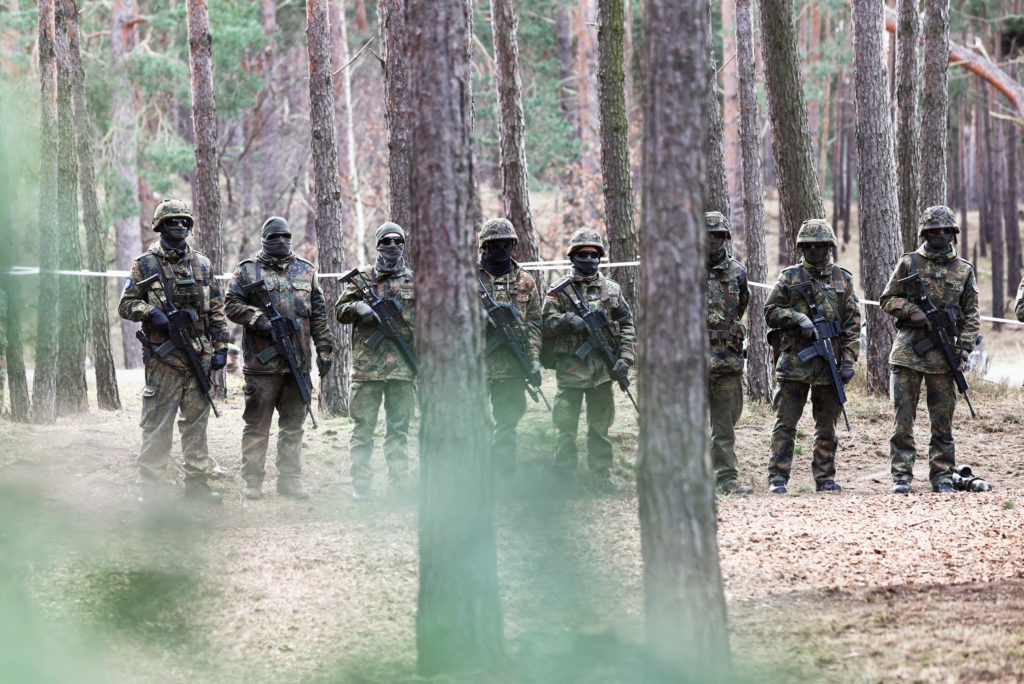 FILE PHOTO: German Defence Minister Pistorius and German President Steinmeier visit Ukrainians undergoing Leopard tank tra...