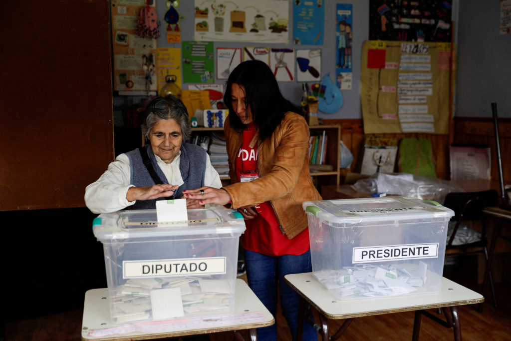 Chile holds general election in Isla Meulin