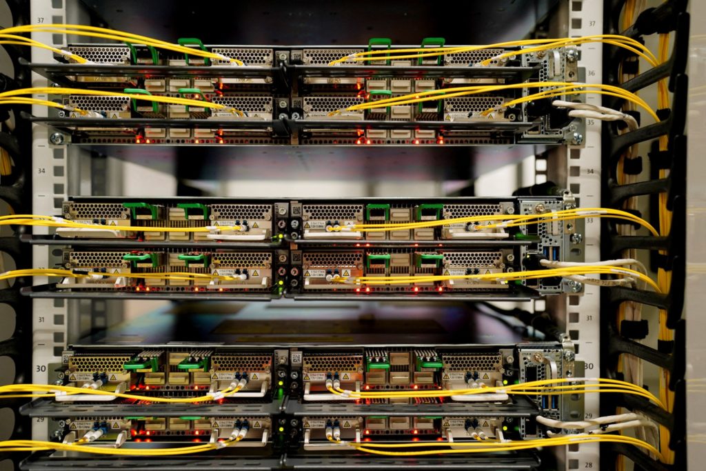 pbs.org - Geoff Bennett - Trump considers order to override state regulations on artificial intelligence