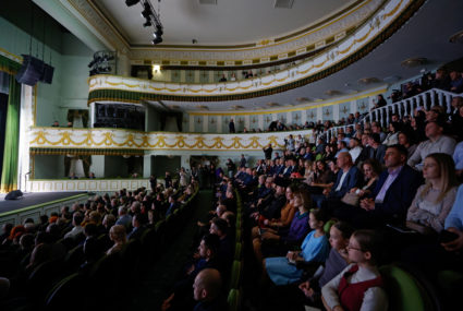 Mariupol theatre reopens after being restored