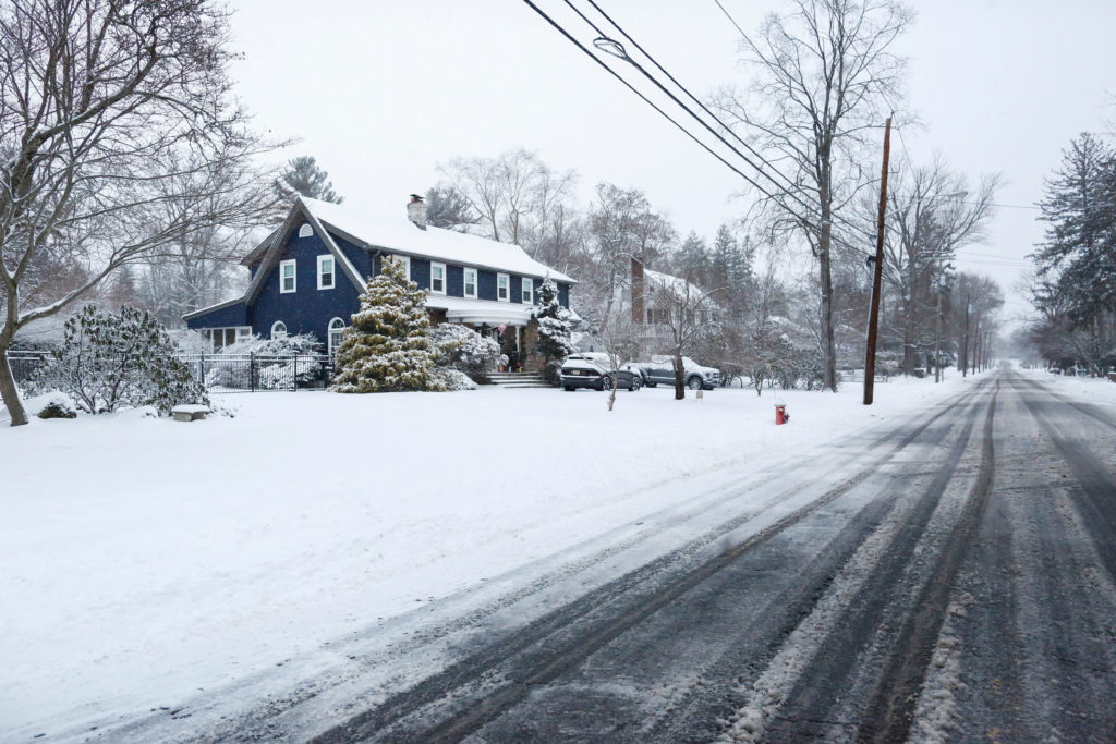FILE PHOTO: Winter storm brings heavy snow to areas of New York City and New Jersey
