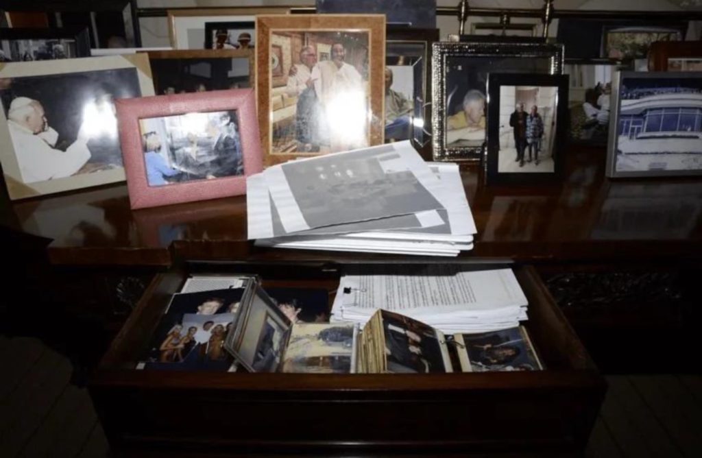 News Wrap: Trump photo among missing Epstein files from Justice Department release