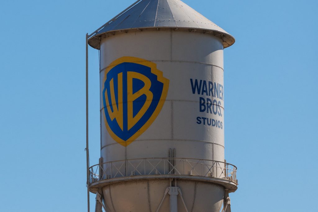News Wrap: Paramount Skydance starts bidding war for Warner Bros. Discovery