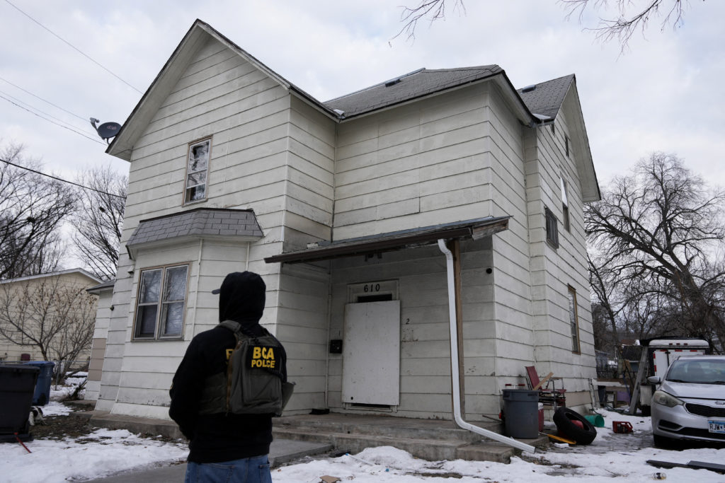 DHS says federal officer shot person in leg after being attacked during Minneapolis arrest