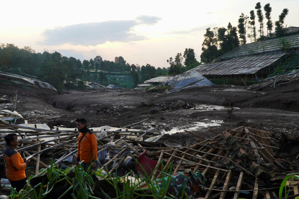 Landslide hits Pasirlangu village, West Bandung