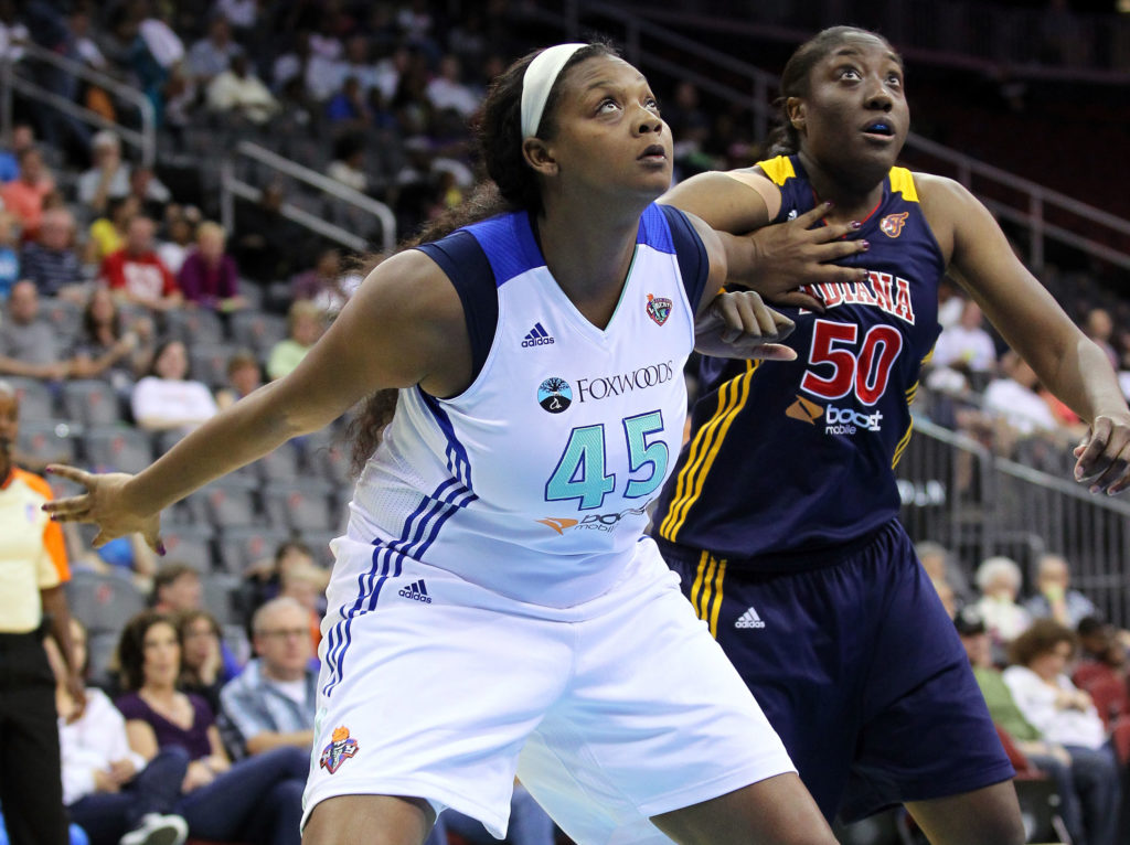 2-time WNBA champion Kara Braxton dies in car crash