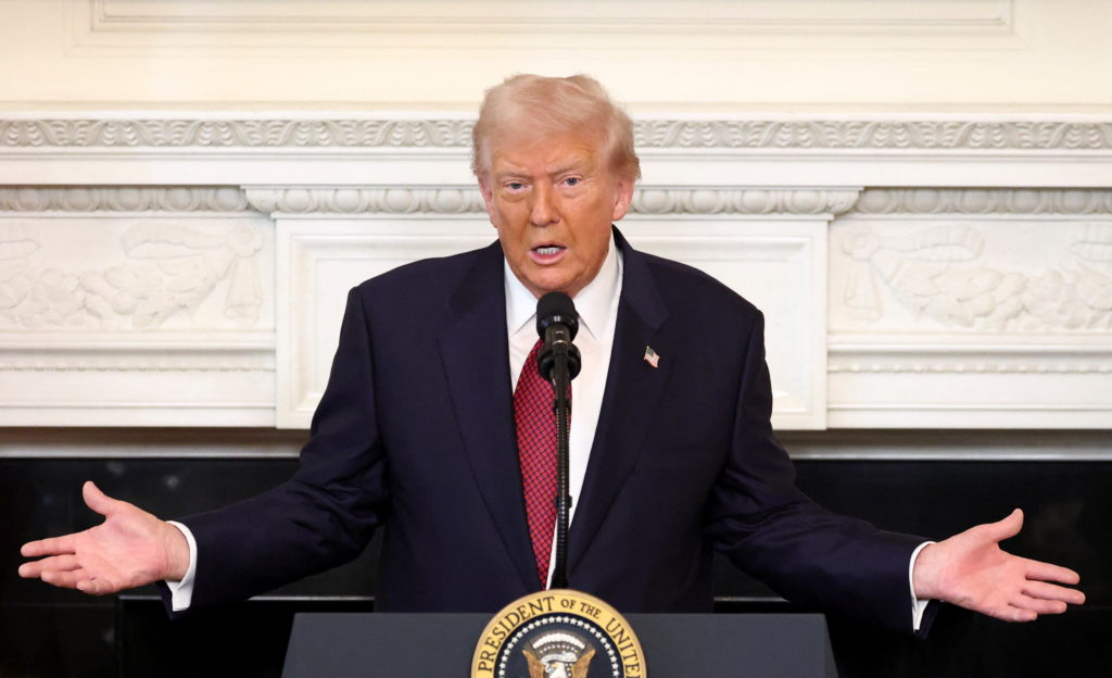 2025-11-05T134215Z_829788259_RC2DQHAGZRD0_RTRMADP_3_USA-TRUMP