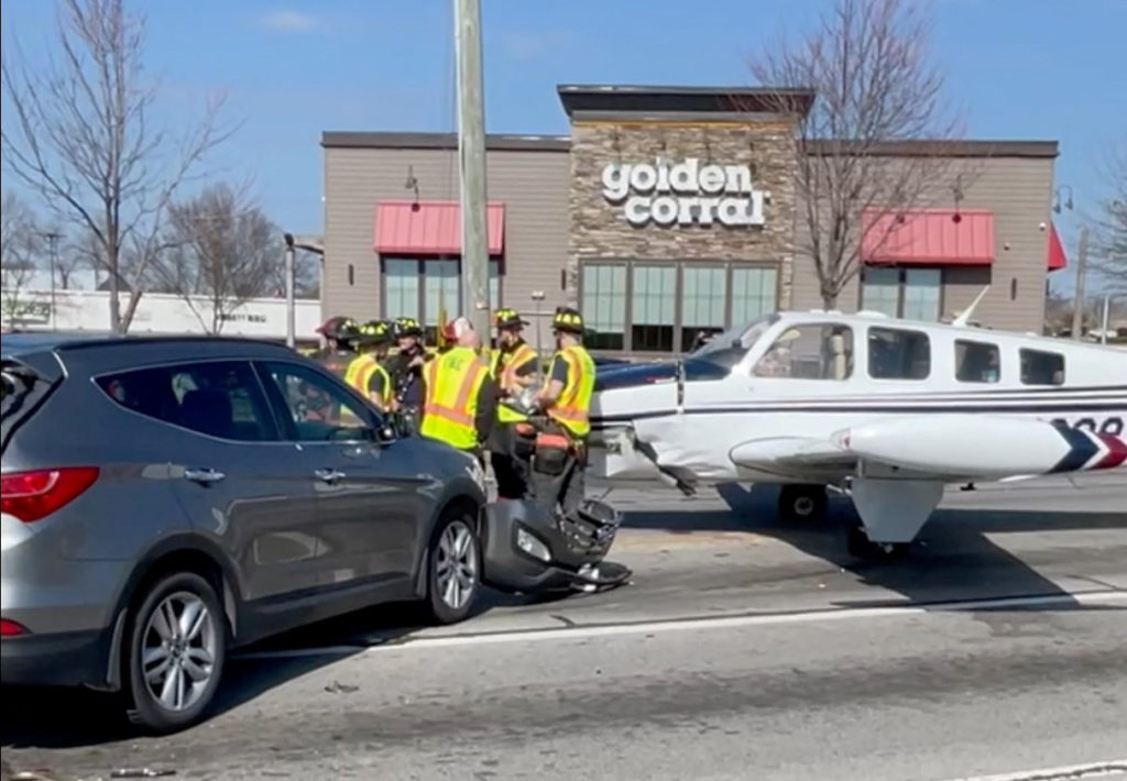 Small plane crash-lands on Gainesville roadway during emergency landing