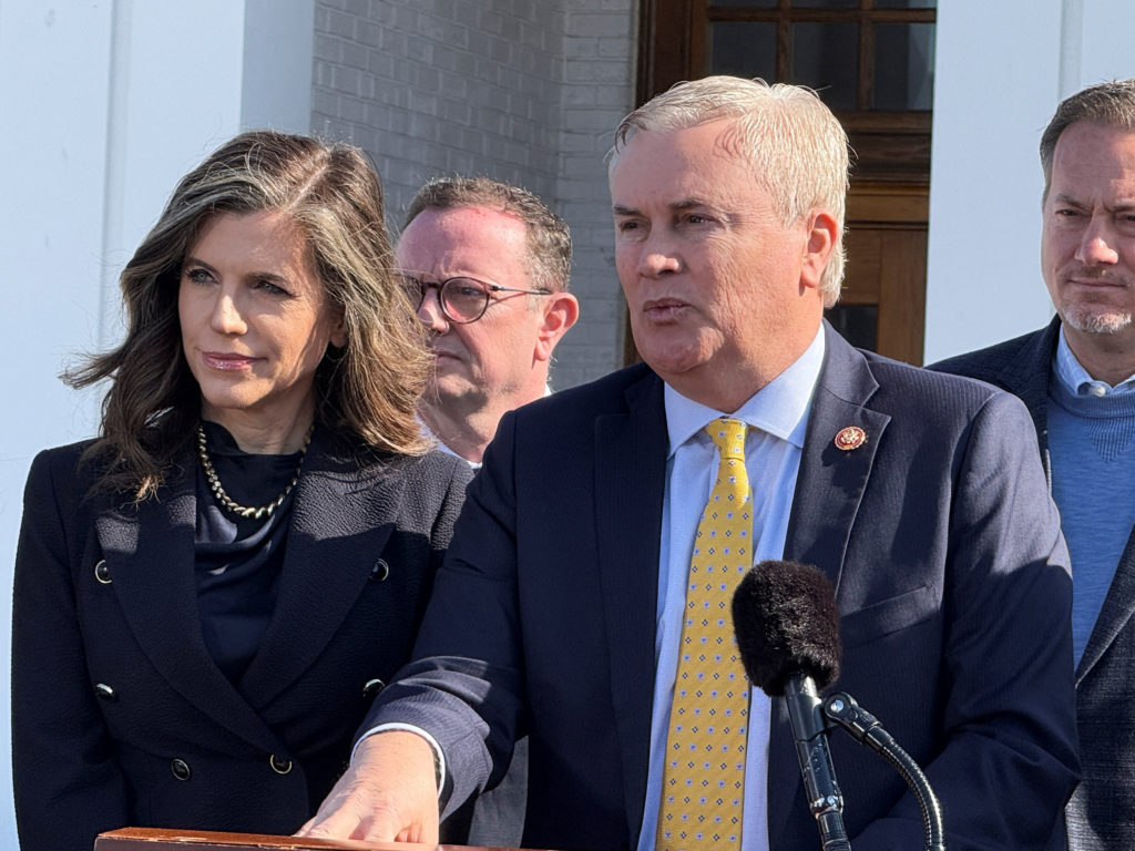 WATCH: Lawmakers may question Lutnick on Epstein ties, Comer says