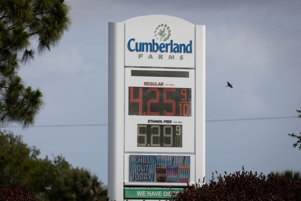 National average for gas tops $4 a gallon, the highest since 2022