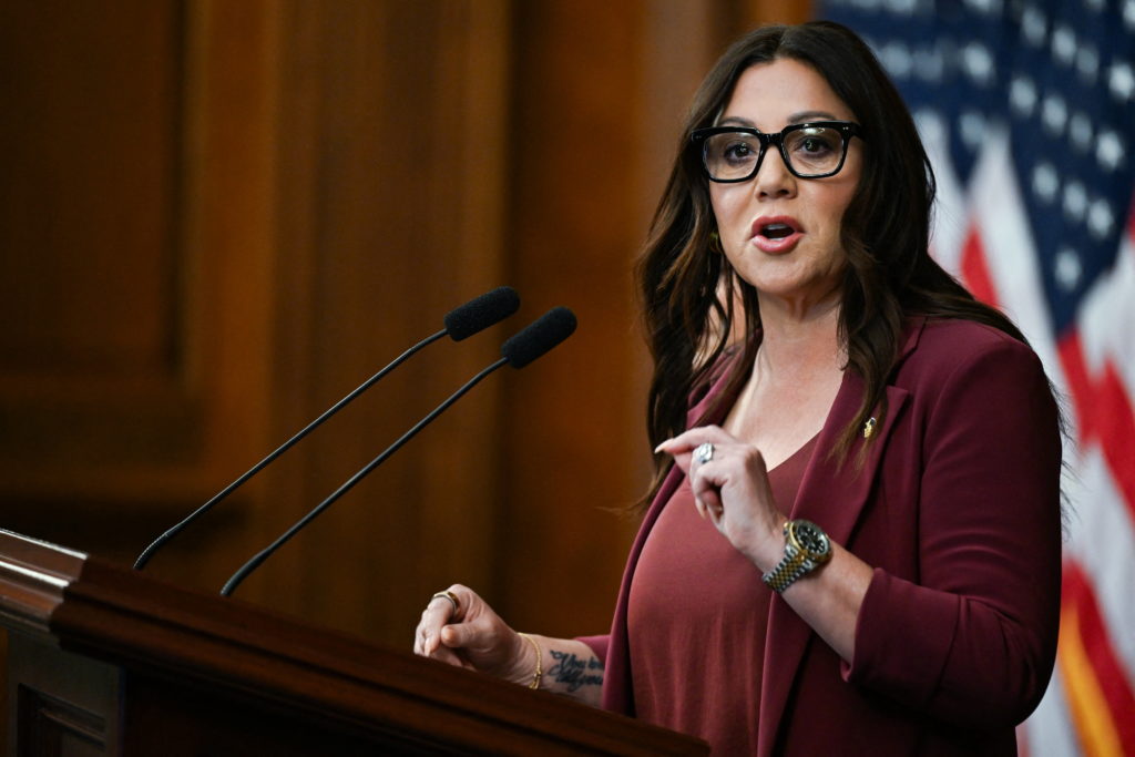 Shorty Dipped! Labor Secretary Peace'd Out