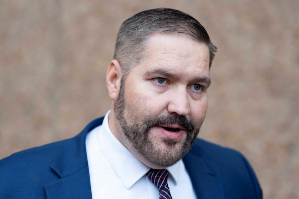 Judge sides with Arizona election official in ruling that could affect midterms voting