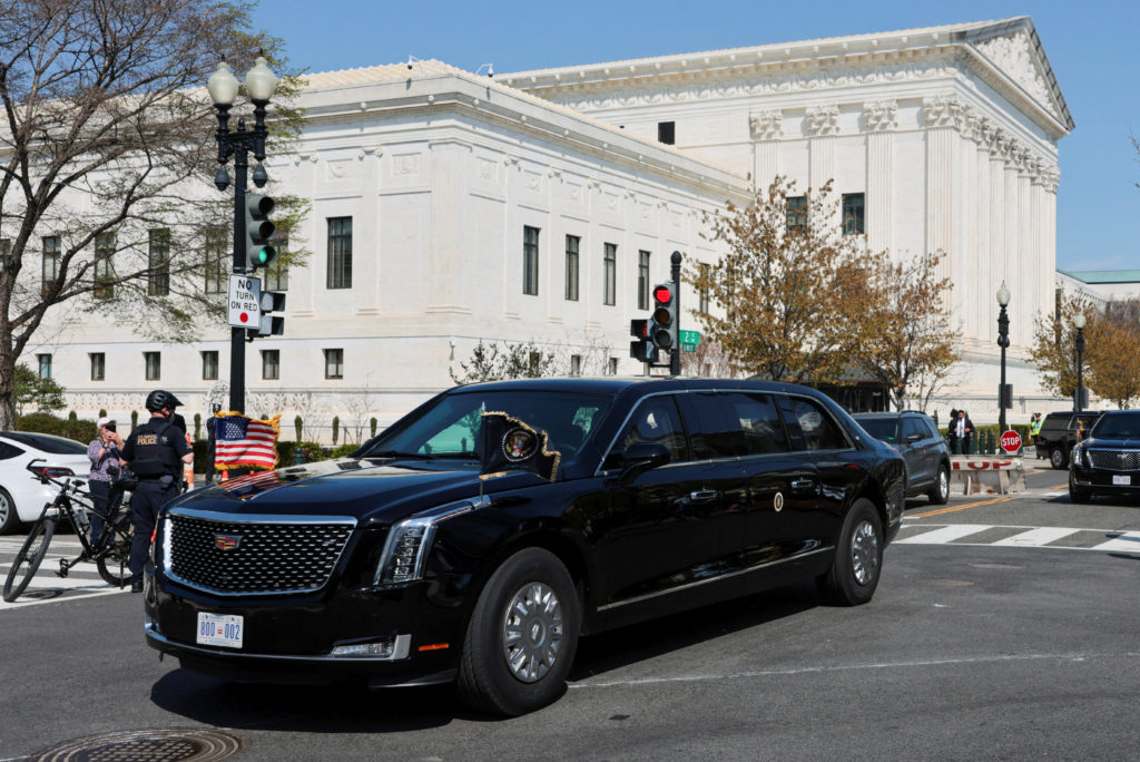تحديثات مباشرة: المحكمة العليا تنظر في أمر ترامب بشأن حق المواطنة بالولادة