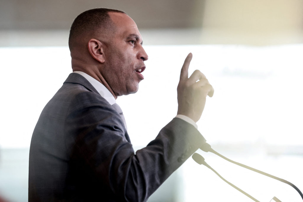 House Democrats attempt anti-corruption message to gain traction against Trump