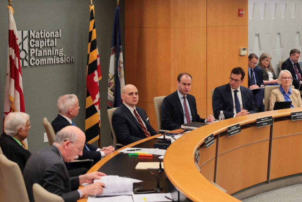 News Wrap: National Capital Planning Commission approves Trump's ballroom project