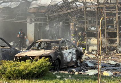 Russian strikes kill 22 in Ukraine before looming ceasefire