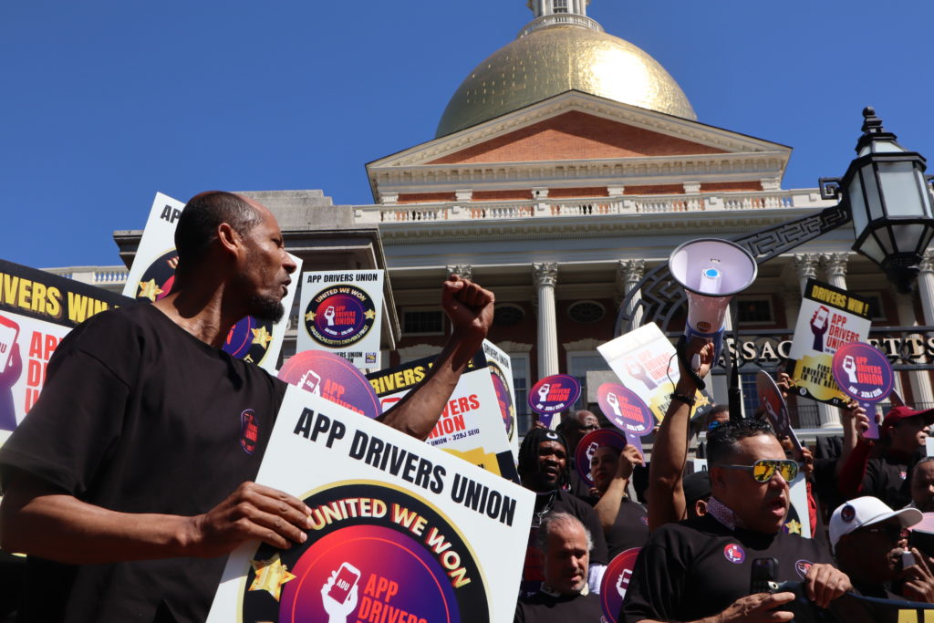 Uber, Lyft drivers in Massachusetts certify first statewide ride-hailing union