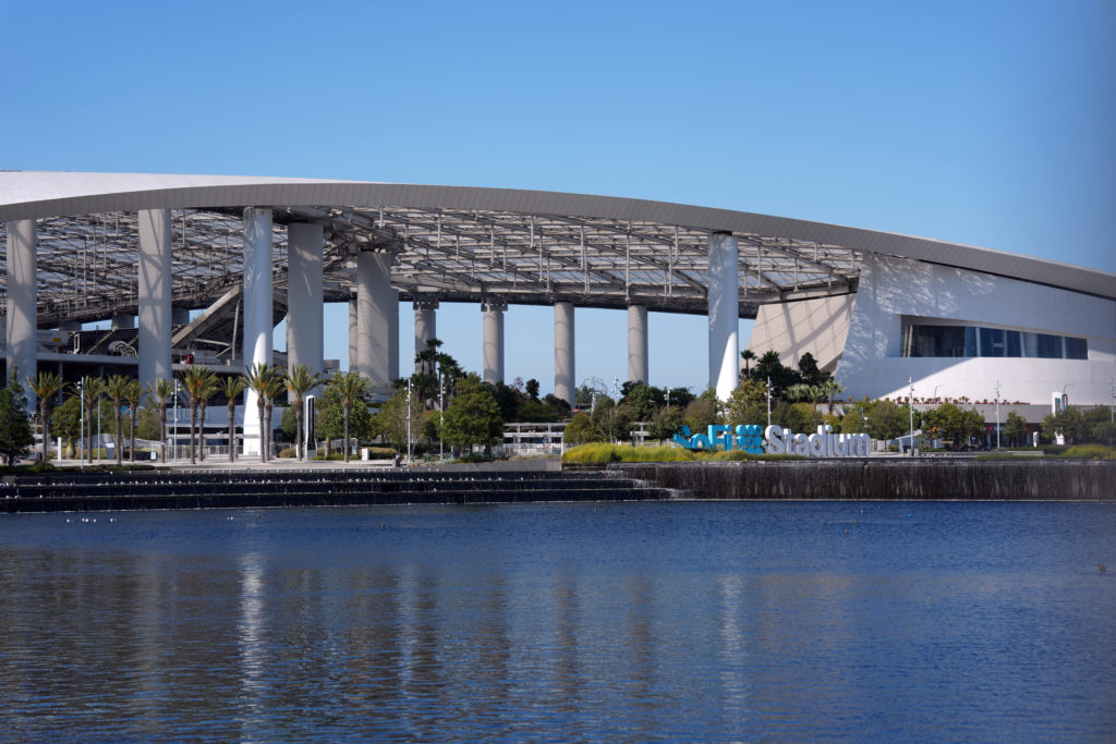 Southern California stadium workers say they have a tentativ