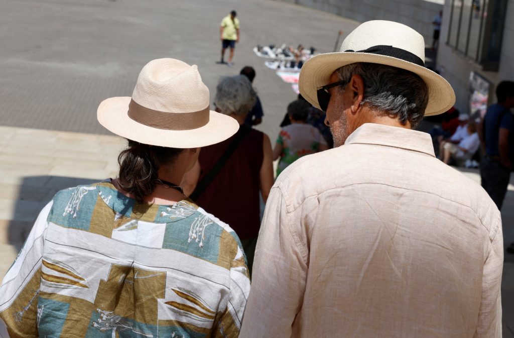 3 tips for traveling during extreme heat