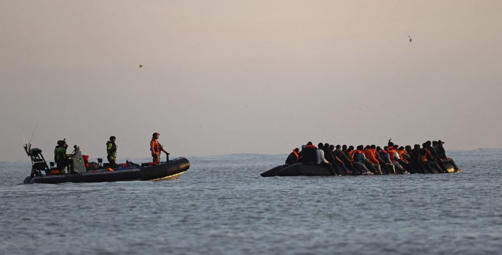 FILE PHOTO: Migrants leave French coast in dinghies as UK, France tighten asylum rules
