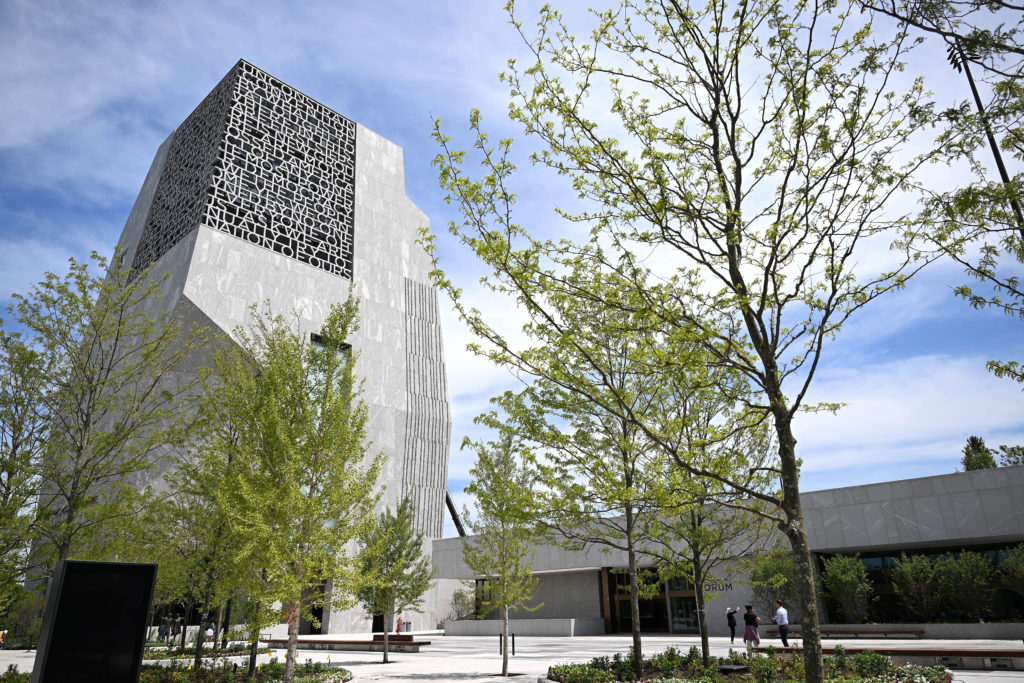 4 things to know about Obama's new presidential museum