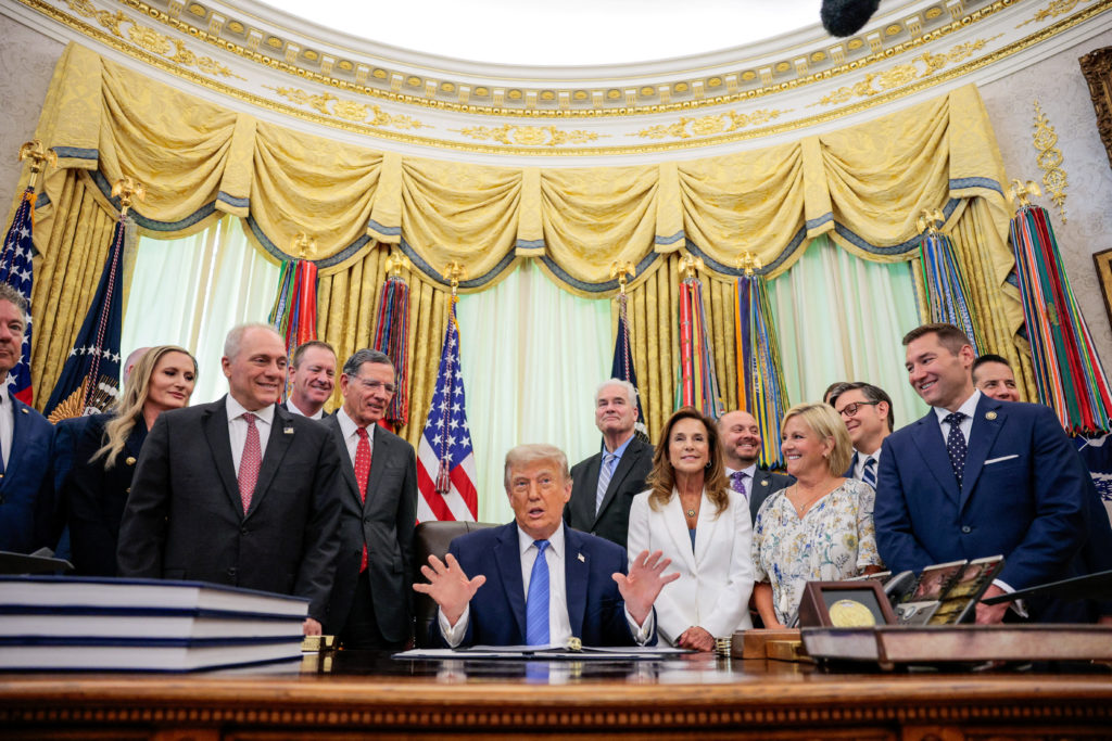 WATCH: Trump says he's 'not looking to renew' U.S. trade deal with Canada and Mexico